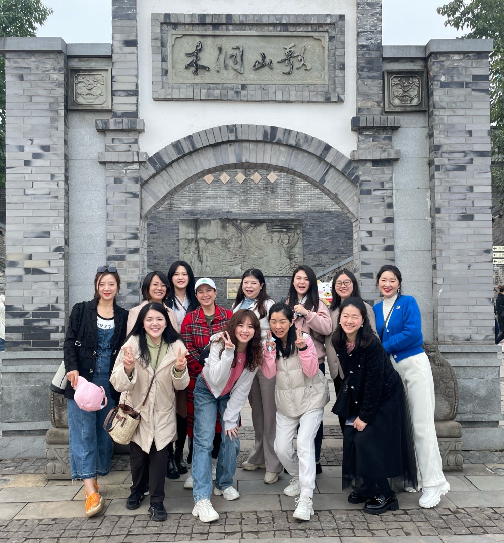 20230309-重慶分公司-張心儀-重慶分公司開(kāi)展“遇見(jiàn)美麗，多彩生活”的三八婦女節(jié)踏青活動(dòng) (1).jpg